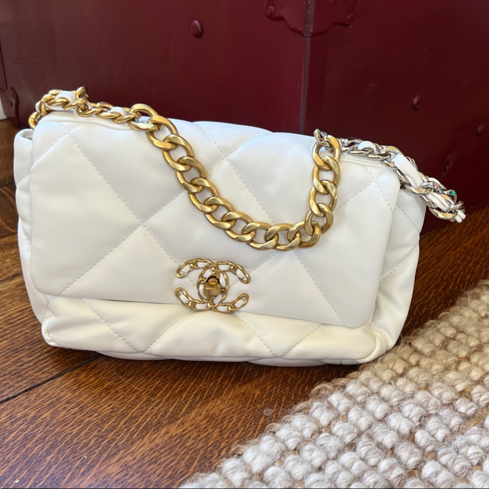 Chanel Quilted Chain Bag